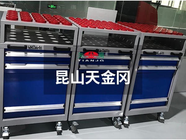 您還在為找不到工具柜生產(chǎn)廠家煩惱嗎，來(lái)天金岡解決煩惱！